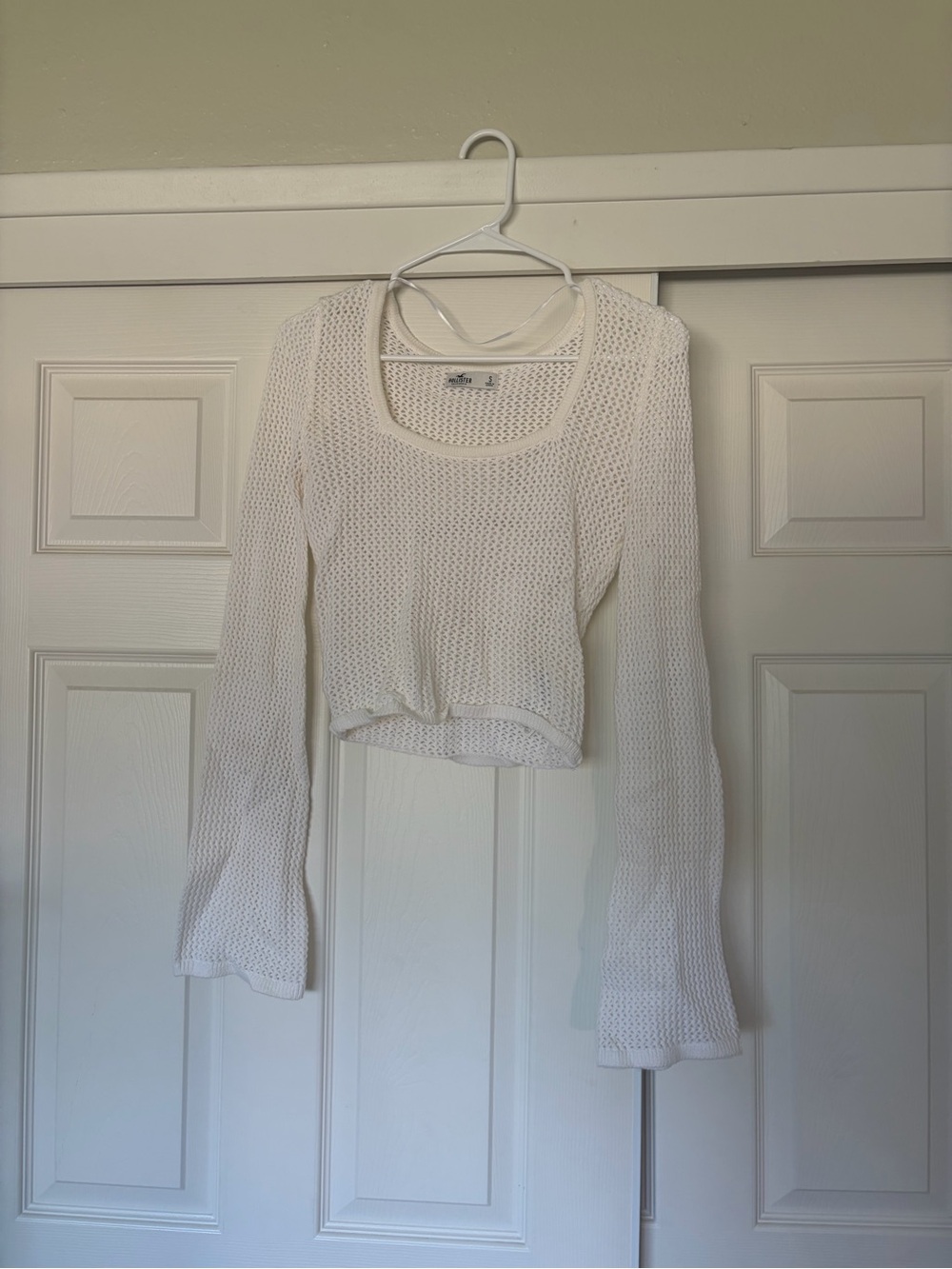 Hollister White Crochet Long-Sleeve Crop Top